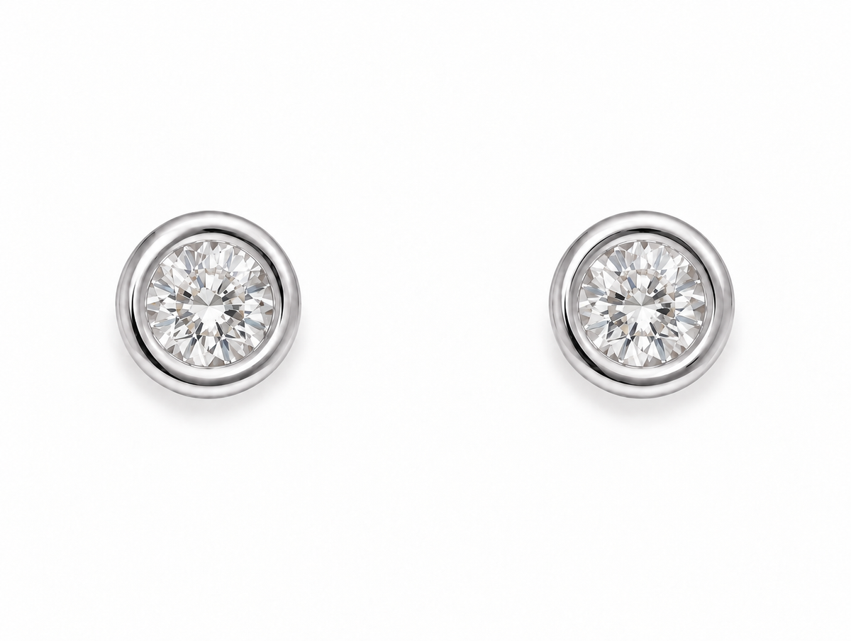 Pendientes de oro blanco con diamantes Dot de 0,40 ct | Mua Mua Jewels