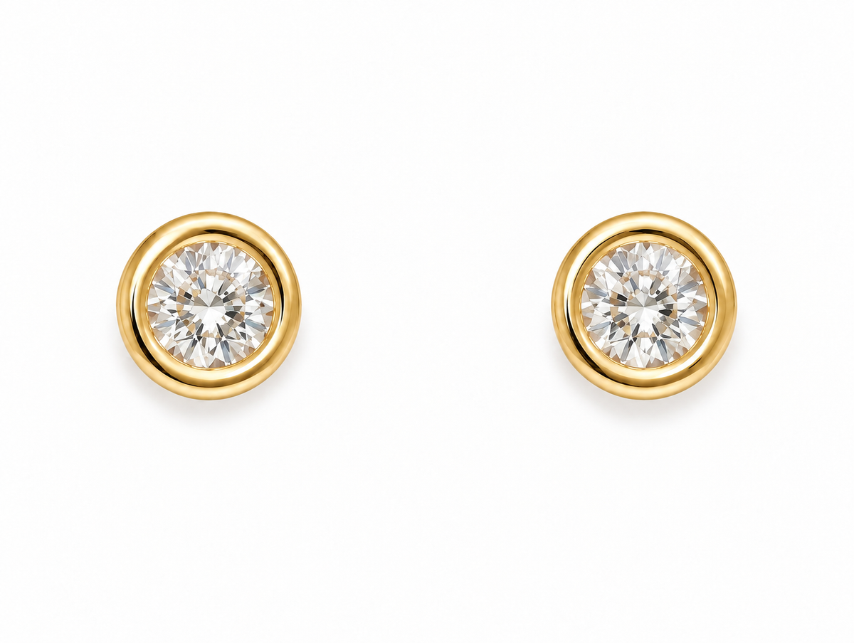 Pendientes de oro amarillo con diamantes Dot de 0,40 ct | Mua Mua Jewels