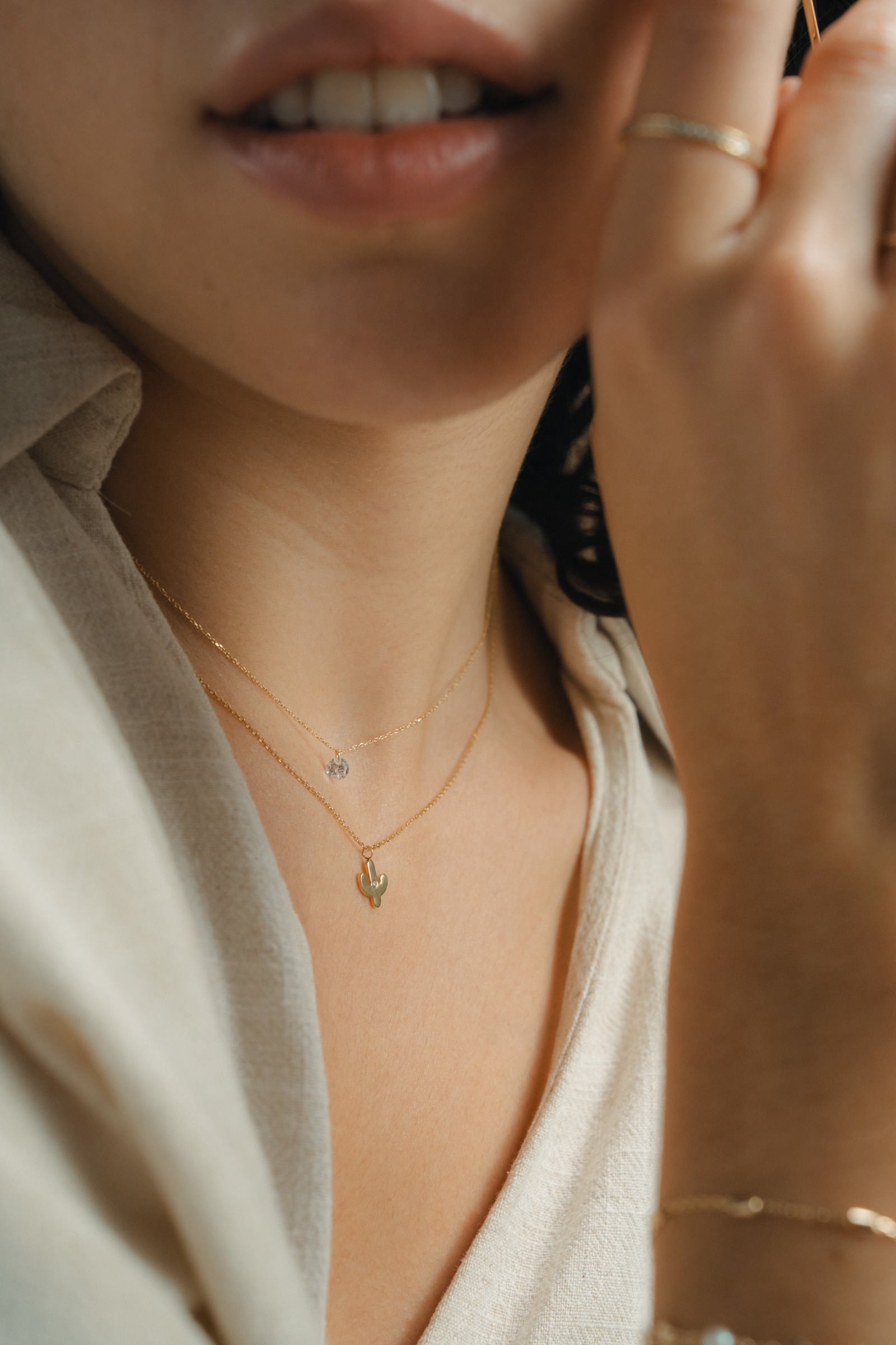 Collar de oro de primera ley con circonita Brilia