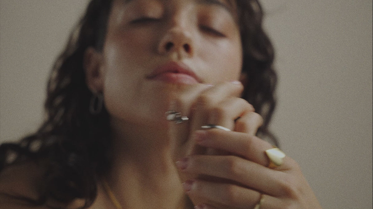 Vídeo de joyas de oro y plata Mua Mua Jewels